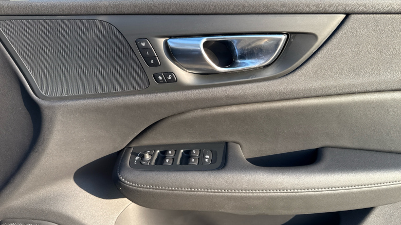 Volvo V60 2.0 B4P Plus Dark 5dr Auto [7 speed] Petrol Estate